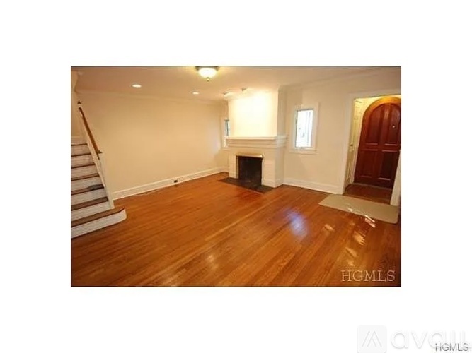 39 Robin Hill Road 3 Beds Single Family Home for Rent - Photo gallery 4