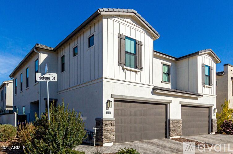 4810 East Helena Drive 3 Beds Townhouse for Rent - Photo gallery 2
