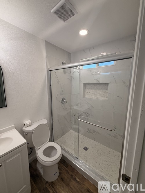 4 Covington Drive, Unit A 1 Single Family Home for Rent - Photo gallery 5