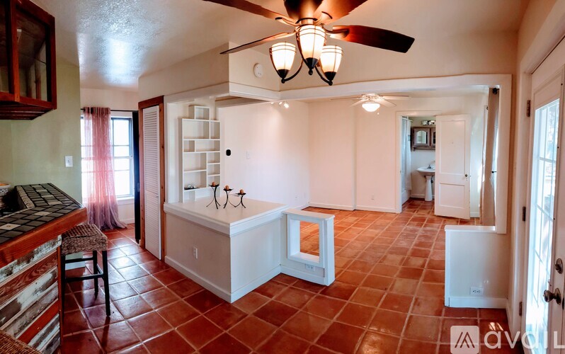 4405 Avenue H 2 Beds Single Family Home for Rent - Photo gallery 2