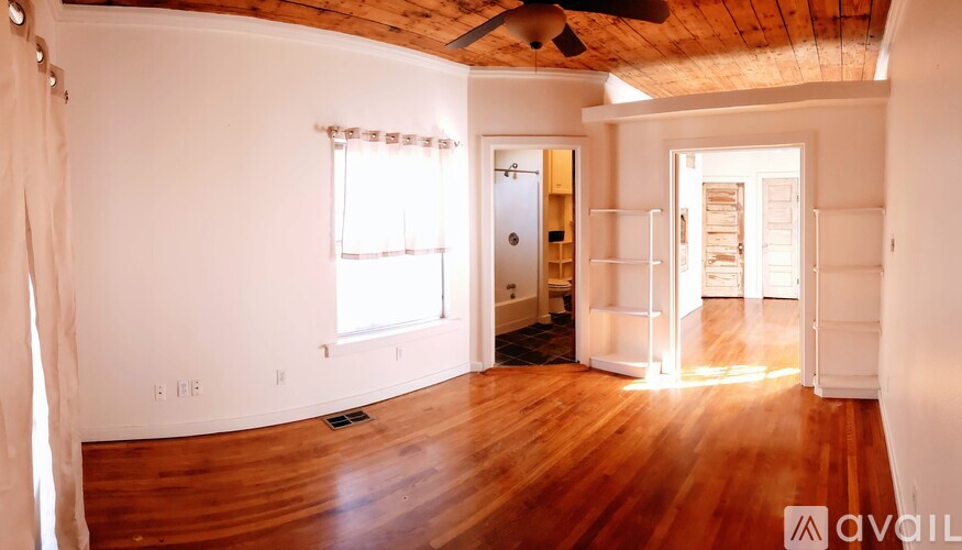 4405 Avenue H 2 Beds Single Family Home for Rent - Photo gallery 3