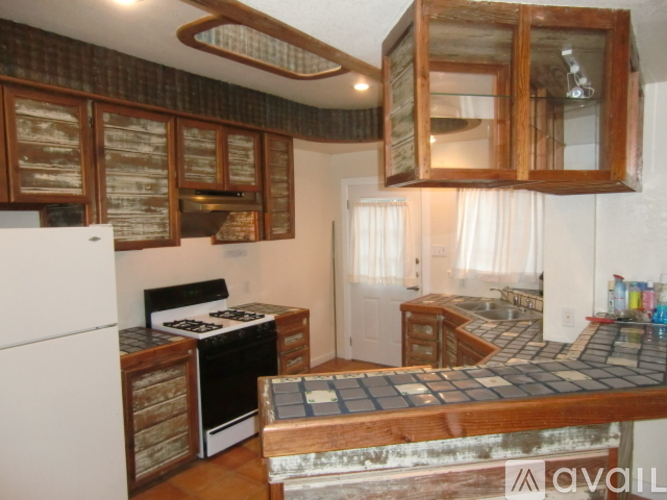 4405 Avenue H 2 Beds Single Family Home for Rent - Photo gallery 4
