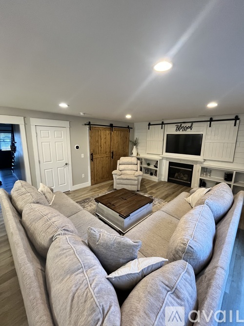 8303 Old Harbor 3 Beds Single Family Home for Rent - Photo gallery 5