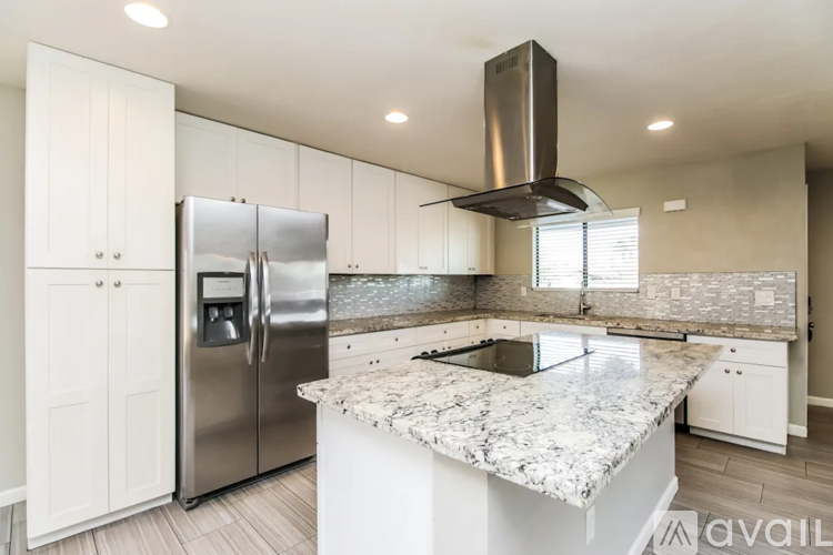 1026 E Frost Dr 4 Beds Single Family Home for Rent - Photo gallery 2