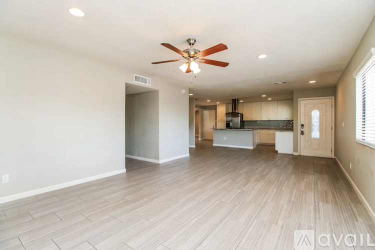1026 E Frost Dr 4 Beds Single Family Home for Rent - Photo gallery 4