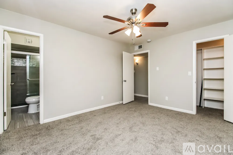 1026 E Frost Dr 4 Beds Single Family Home for Rent - Photo gallery 5