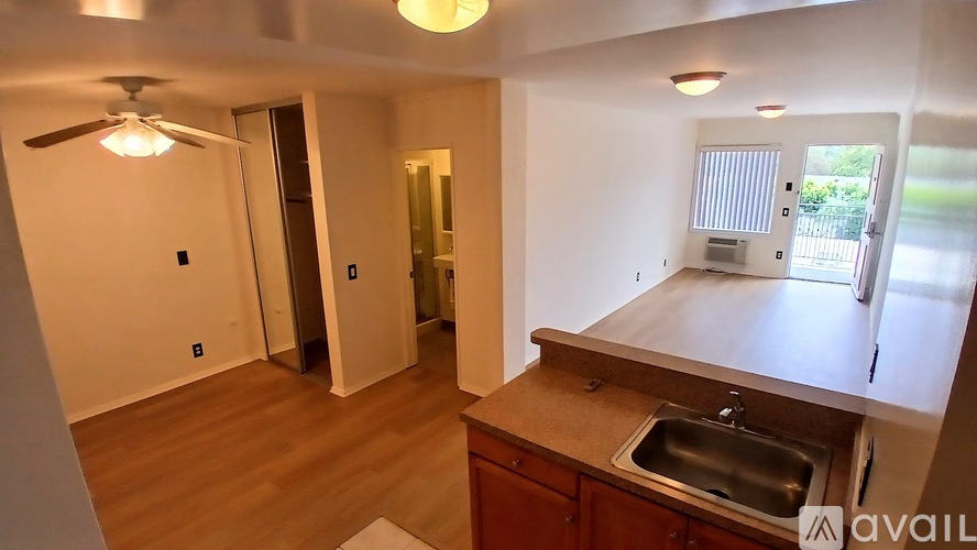 20200 Sherman Way Studio Apartment for Rent - Photo gallery 2