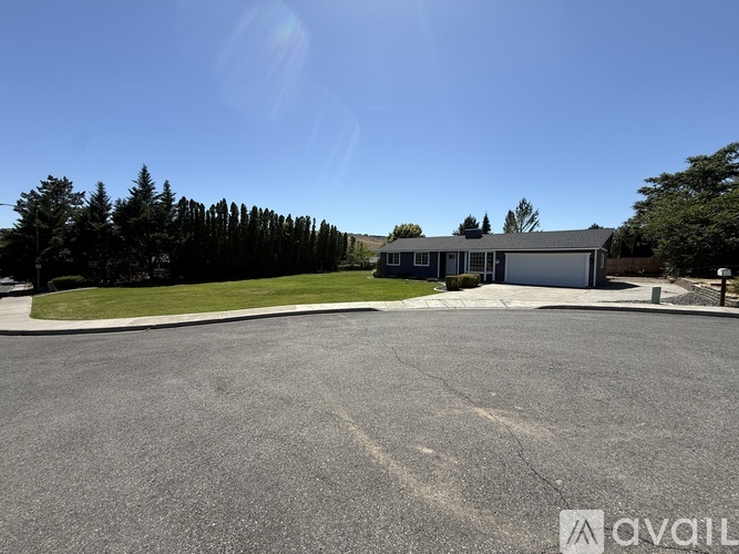 1108 South Kellogg Street 3 Beds Single Family Home for Rent - Photo gallery 3