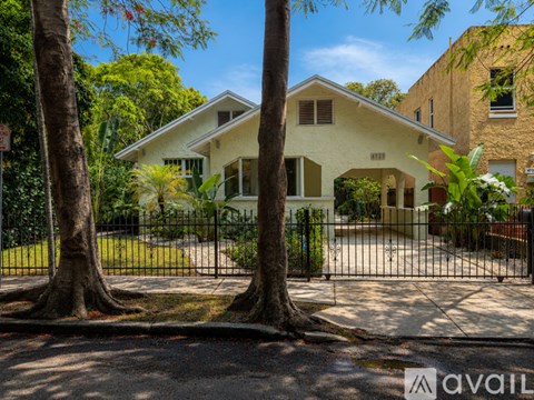 4737 Northeast Miami Place 3 Beds Apartment for Rent