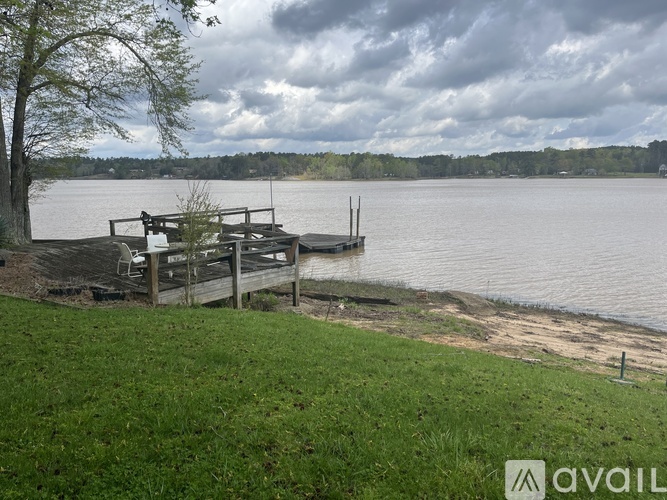 681 Shangri-la Drive 4 Beds Single Family Home for Rent - Photo gallery 4
