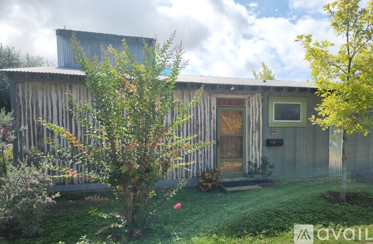 414 Clay 1 Single Family Home for Rent - Photo gallery 1