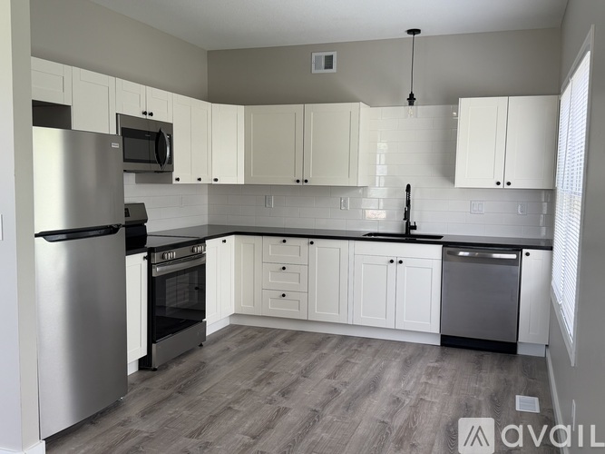 3837 North 123rd Terrace 3 Beds Single Family Home for Rent - Photo gallery 3