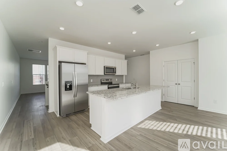 8033 Roest Ln 4 Beds Single Family Home for Rent - Photo gallery 2