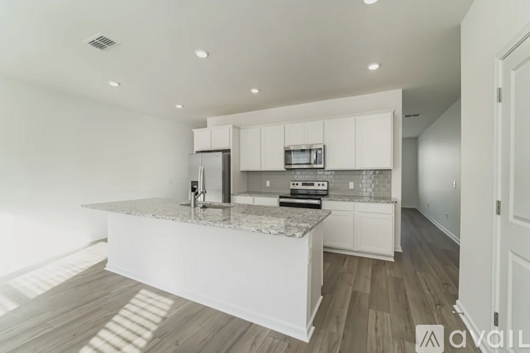 8033 Roest Ln 4 Beds Single Family Home for Rent - Photo gallery 3