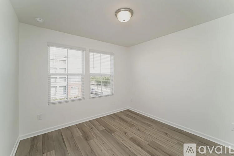 8033 Roest Ln 4 Beds Single Family Home for Rent - Photo gallery 4