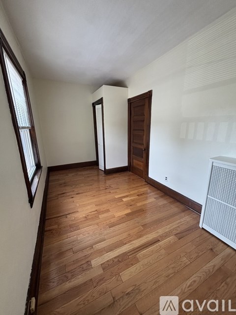 10 Davis St 2 Beds Apartment for Rent