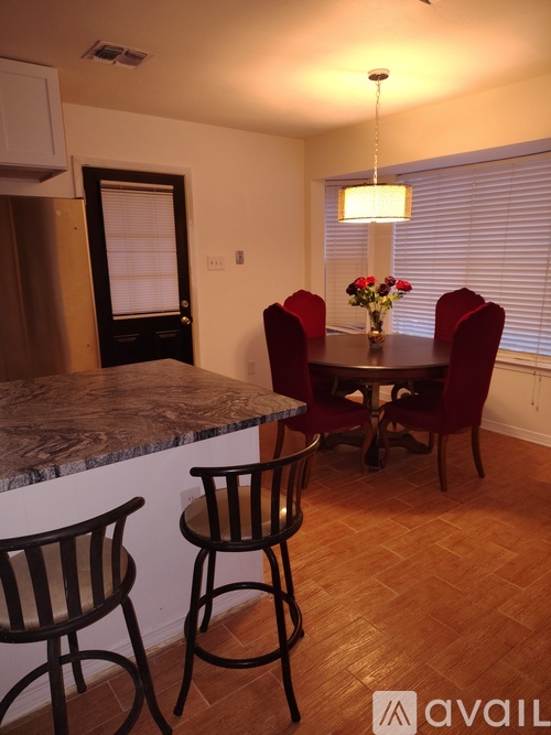 Williamsburg Dr. Room 1 3 Beds Apartment for Rent - Photo gallery 5