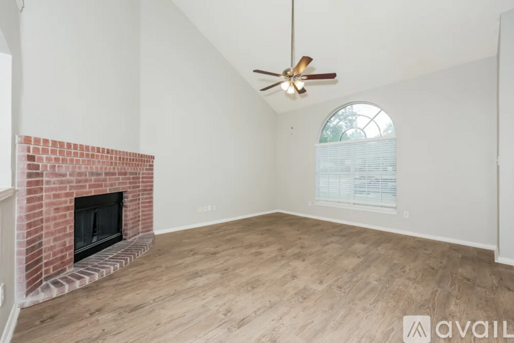 824 Yellowstone Dr 4 Beds Single Family Home for Rent - Photo gallery 2
