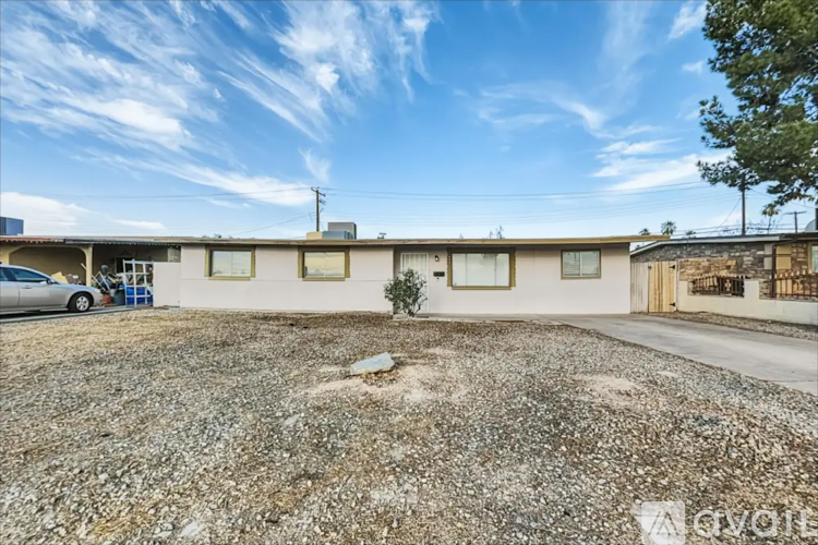 448 S Stewart 4 Beds Single Family Home for Rent - Photo gallery 1