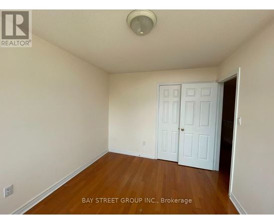 118 GABLE AVENUE 5 Beds House for Rent - Photo gallery 3