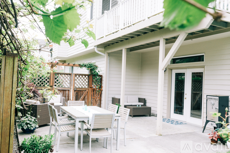 1171 Newton Street 3 Beds Single Family Home for Rent - Photo gallery 3