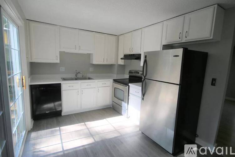 2169 Hemlock Drive 4 Beds Single Family Home for Rent - Photo gallery 2