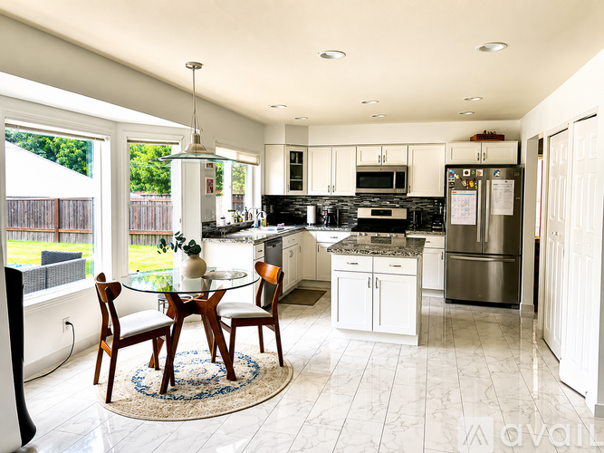 13121 Northeast 100th Street 3 Beds Single Family Home for Rent - Photo gallery 1