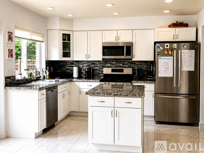 13121 Northeast 100th Street 3 Beds Single Family Home for Rent - Photo gallery 2