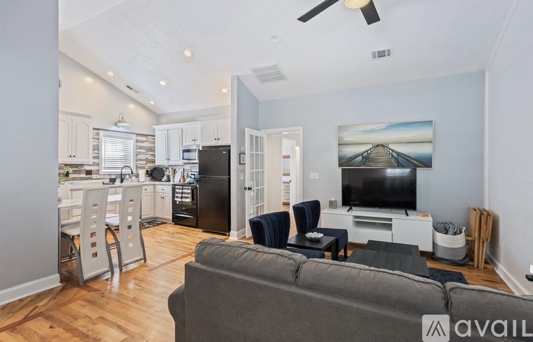 4879 Vaucluse Rd 2 Beds Single Family Home for Rent - Photo gallery 4