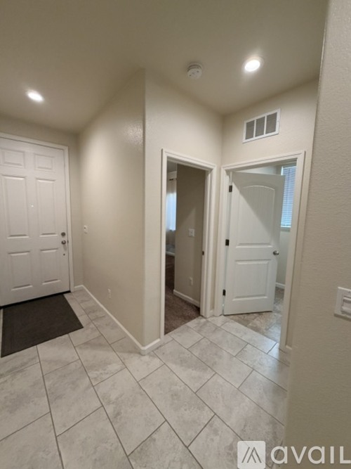 742 Marybelle Drive 3 Beds Single Family Home for Rent - Photo gallery 4