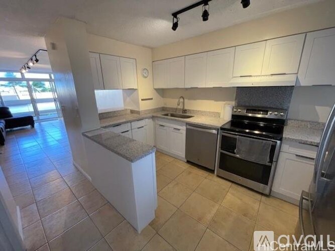 500 University Avenue 2 Beds Condo for Rent - Photo gallery 1