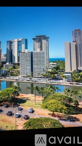 500 University Avenue 2 Beds Condo for Rent - Photo gallery 3