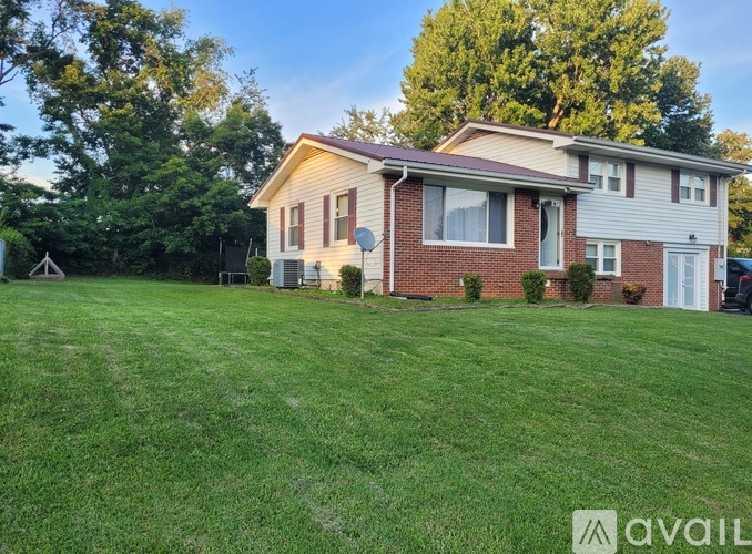 111 Mayor Ave 3 Beds Single Family Home for Rent - Photo gallery 3