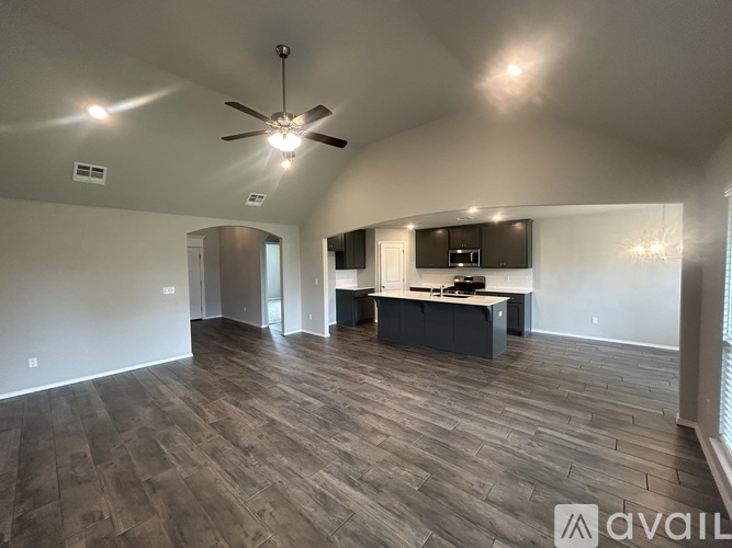 1502 E Utica Pl 4 Beds Single Family Home for Rent - Photo gallery 5