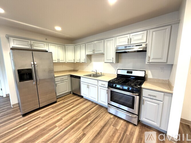 329 East St 2 Beds Apartment for Rent - Photo gallery 2