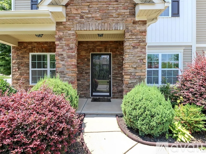 14524 Glenduff Pl 5 Beds Single Family Home for Rent - Photo gallery 2