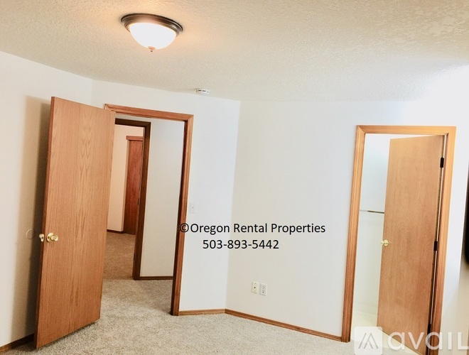 8108 SE Knight St 3 Beds Single Family Home for Rent - Photo gallery 4