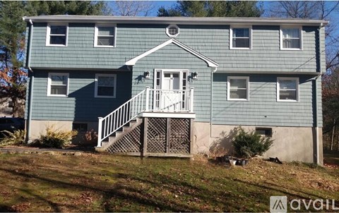 182 School St 3 Beds Apartment for Rent