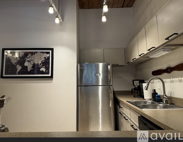 308 West 8th Street Studio Condo for Rent - Photo gallery 2