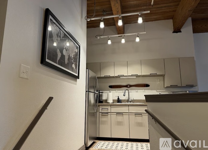 308 West 8th Street Studio Condo for Rent - Photo gallery 4