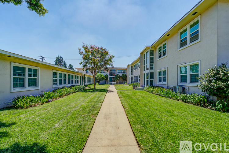 1519 Huntington Dr 1 Apartment for Rent - Photo gallery 1