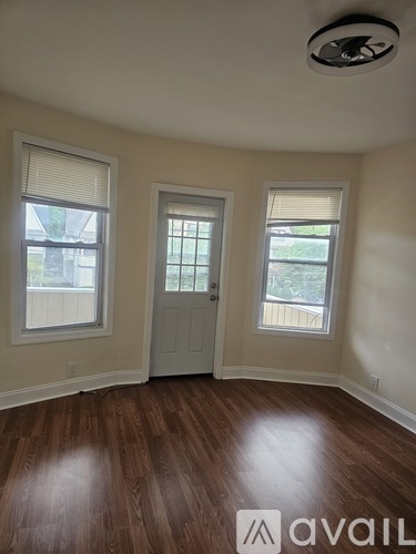 133 Claremont Avenue 3 Beds Single Family Home for Rent - Photo gallery 2