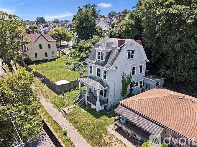 607 Meadow Avenue 4 Beds Single Family Home for Rent - Photo gallery 3