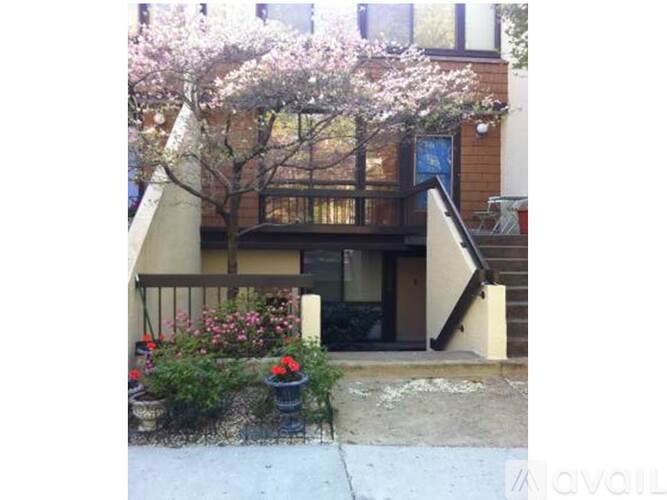 2226 South Quincy Street 2 Beds Single Family Home for Rent - Photo gallery 1