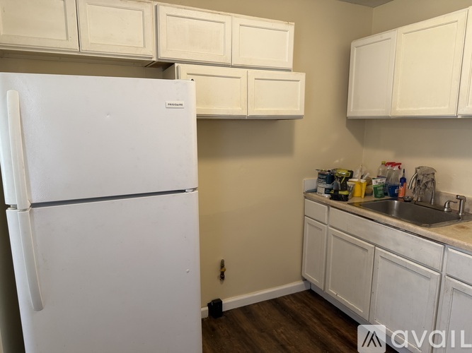664 S Wheatland Ave 1 Apartment for Rent - Photo gallery 2