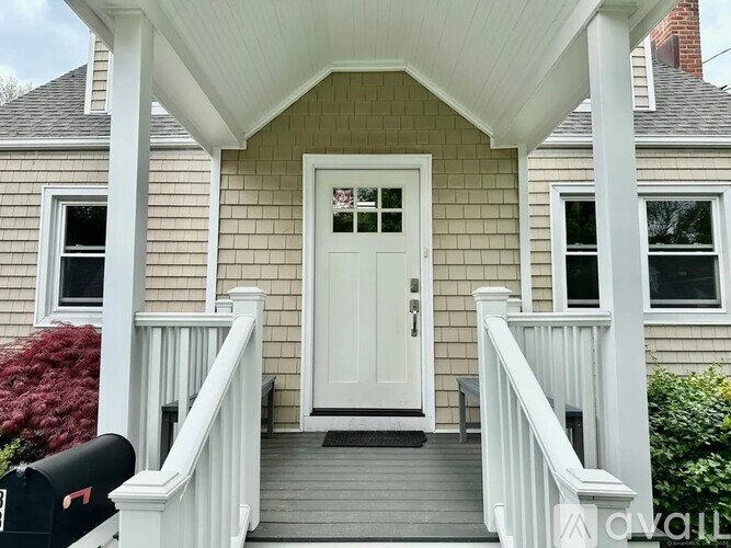 33 Emerson Street 4 Beds Single Family Home for Rent - Photo gallery 1