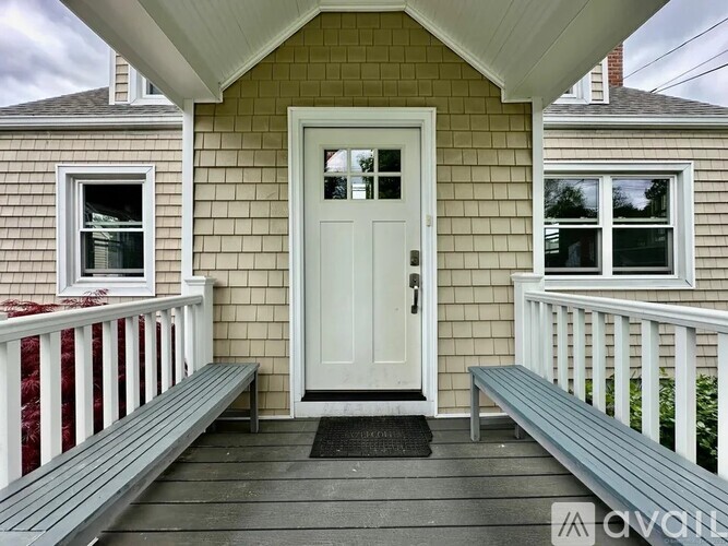 33 Emerson Street 4 Beds Single Family Home for Rent - Photo gallery 2