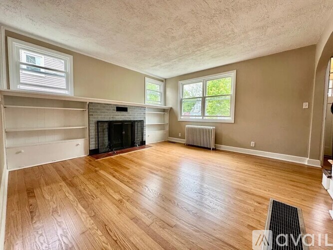 33 Emerson Street 4 Beds Single Family Home for Rent - Photo gallery 3