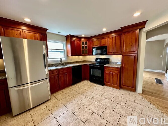 33 Emerson Street 4 Beds Single Family Home for Rent - Photo gallery 4