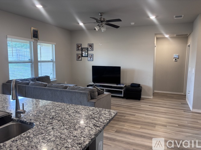 2702 Wigeon Wy 3 Beds Apartment for Rent - Photo gallery 3